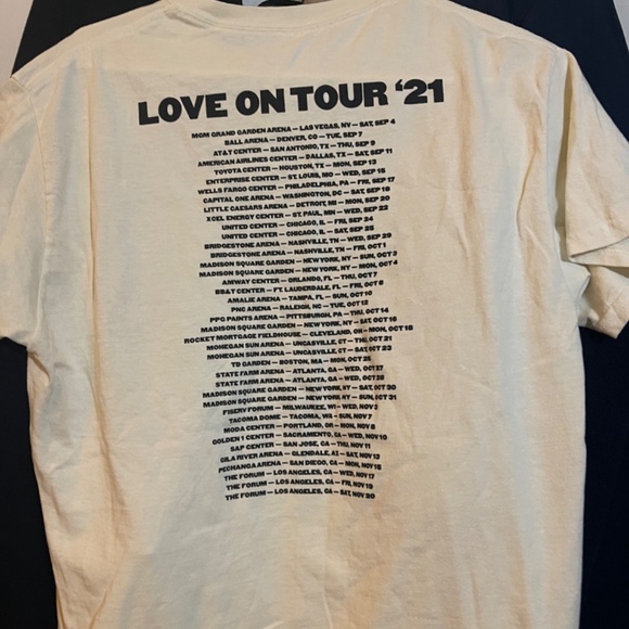 COPY - Love on tour ‘21 concert tee - Picture 2 of 2